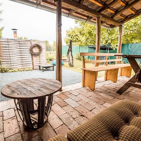 Apartman Ve Dvore Ratiskovice Exterior foto
