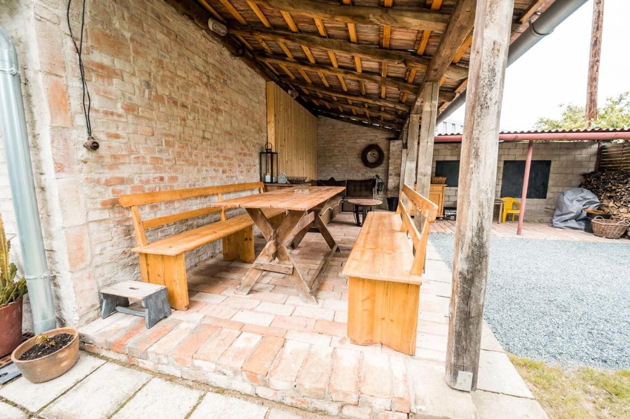 Apartman Ve Dvore Ratiskovice Exterior foto