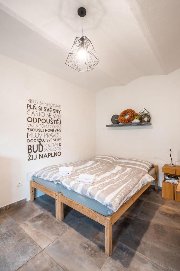 Apartman Ve Dvore Ratiskovice Exterior foto